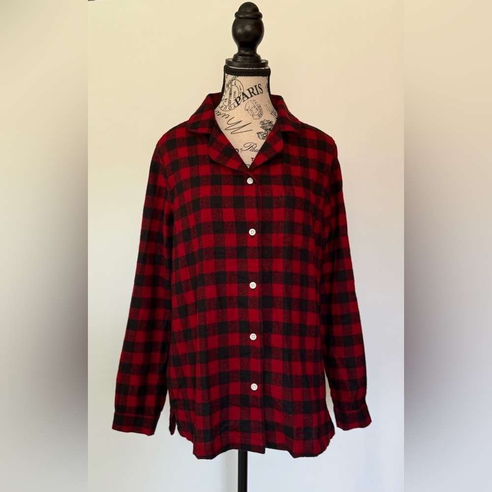L.L. Bean Red and Black Plaid Flannel Ladies Top Size Medium 100% cotton